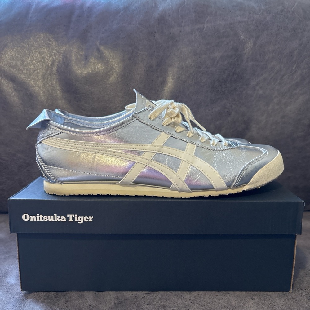 Onitsuka Tiger by Asics Silver Sneakers Classic Design